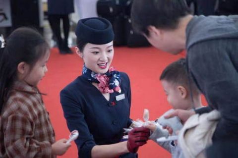  「迎来」北京大兴机场迎来首个国际航班