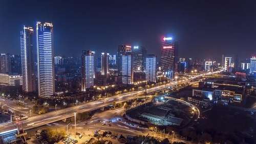 我国拥有16座高铁站的城市，客流量达到上亿人，有望成为一线城市