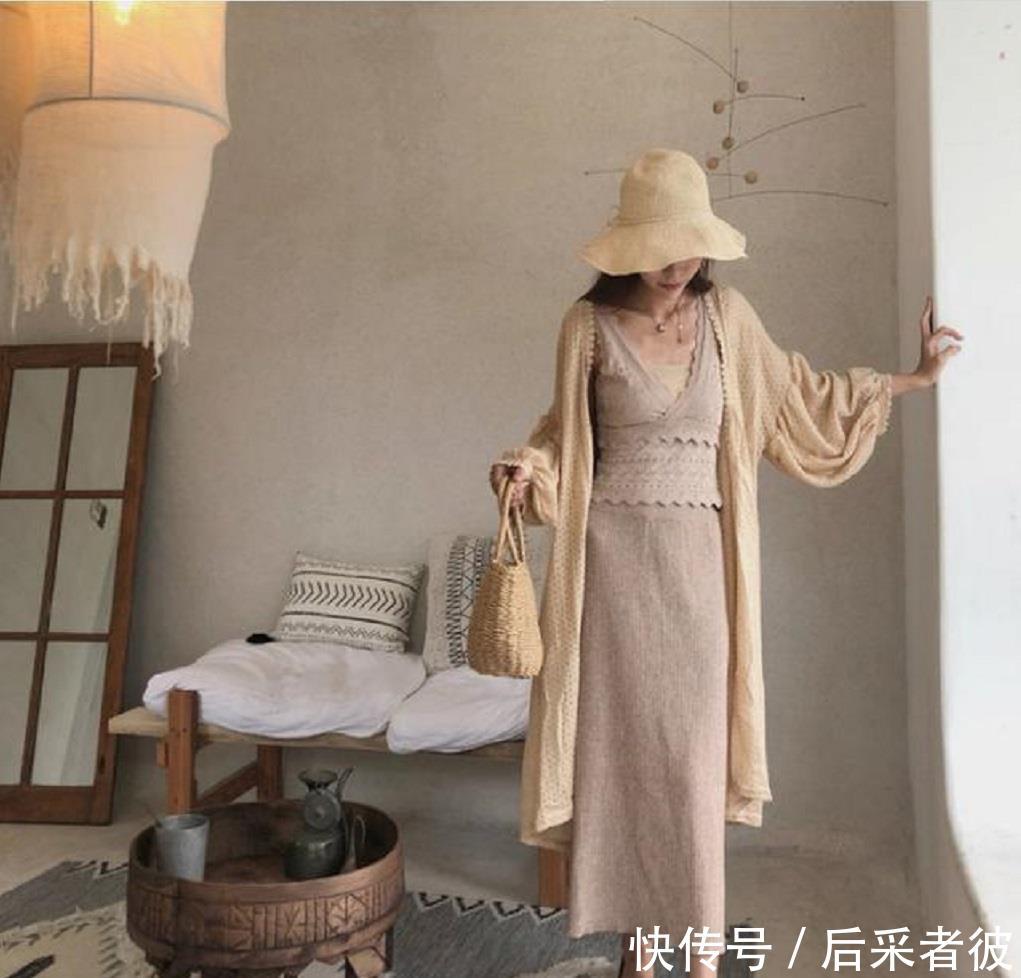 半身裙:2020年开春穿外套时搭配半身裙最好看,出街回头率会更高!