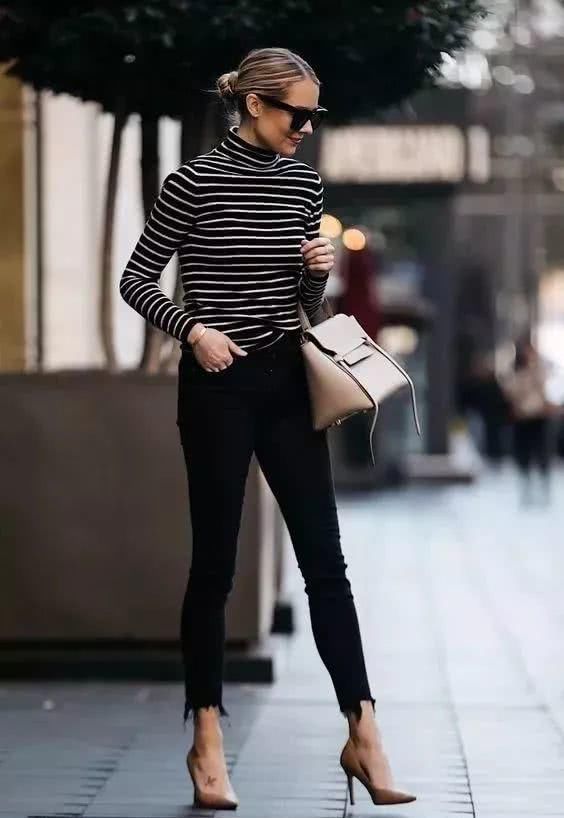  春天@条纹T恤经久不衰，春天这样穿就很chic！