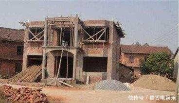 2019年起，国家发放15万建房补助，农民领取自愿，村干部无权干涉