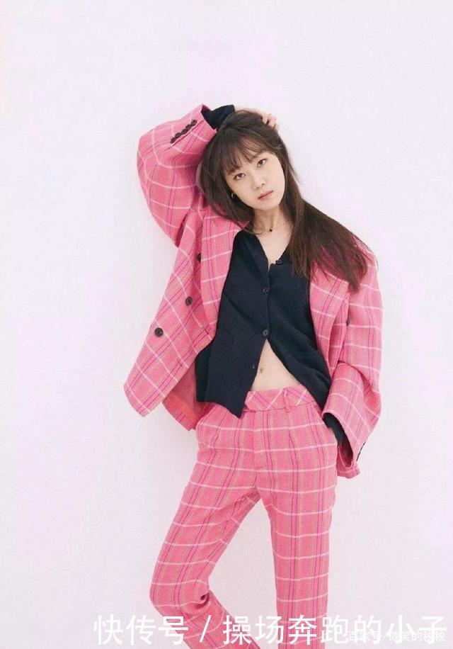  [肩膀上]一件针织开衫，3种穿法get未来60天的温柔感，可上班、可休闲