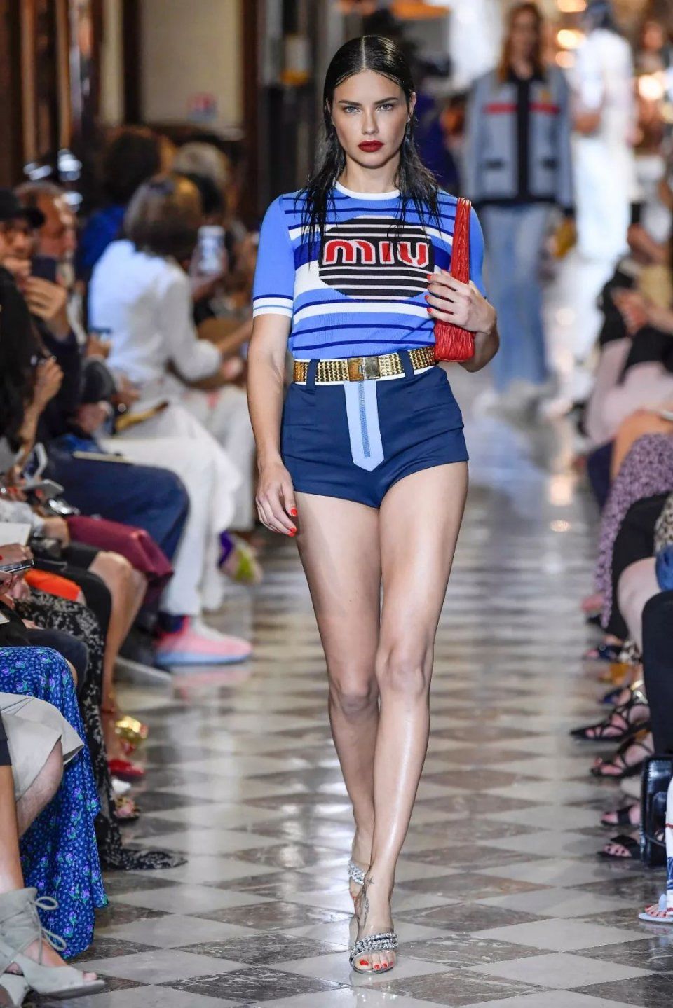 致敬多样性，Miu Miu请来了有史以来最强的“模特阵营”