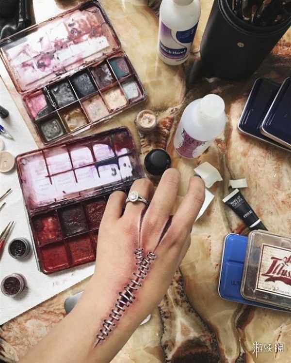 美女的化妆术让人脑洞炸裂