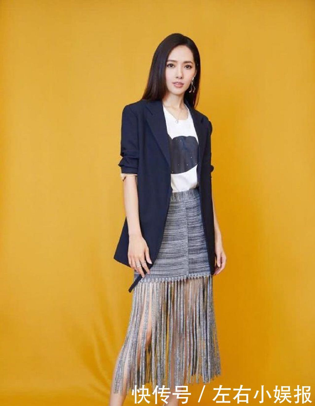 『搭配一』一说到裙子,相信大家都不陌生,毕竟每个爱美小仙女的衣柜里都有