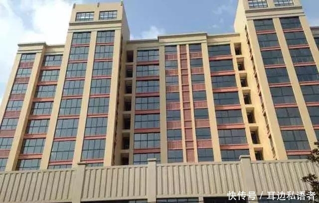 湖南桃源县最大的镇，紧邻常德市区，名字很多人不会读