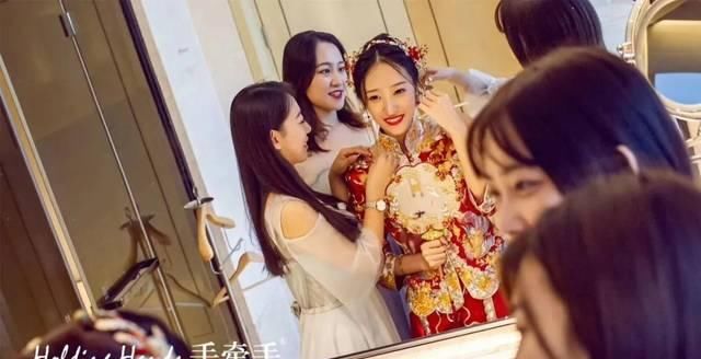  婚纱：婚礼当天婚纱礼服要选几套？答案在这儿！