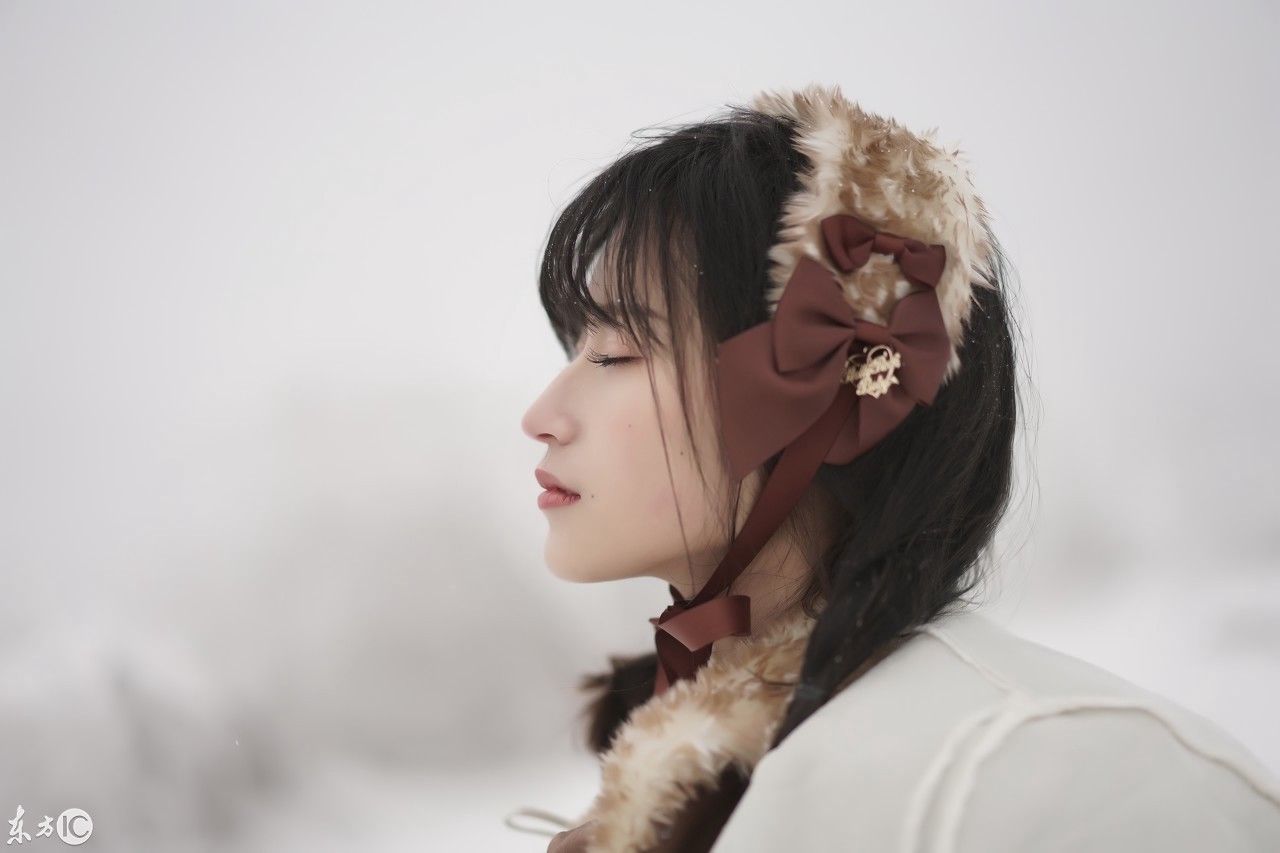 这个夏天雪域美女给你眼睛解解渴，喝什么都没有这个来的直接