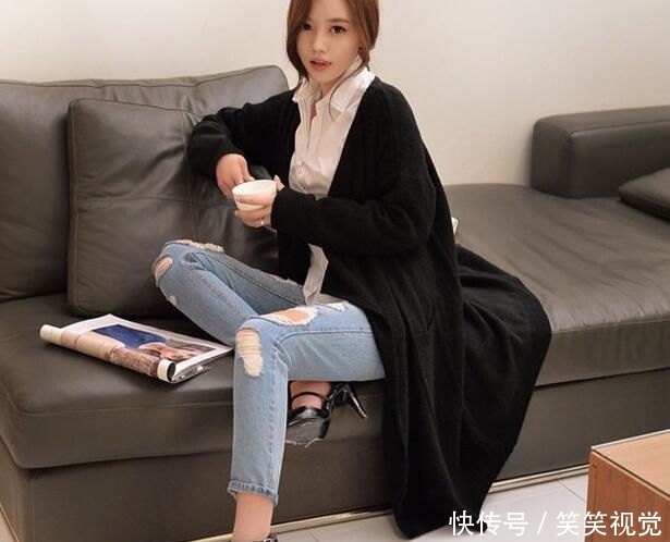  『紧身牛仔裤』腿型笔直的牛仔裤美女，显得身材更加高挑！