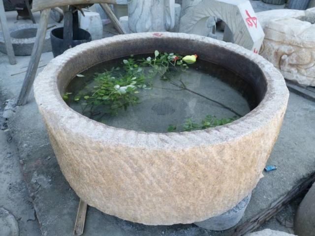  #景观石#庭院石器：景观石，青石桌面，老石槽，古石雕，庭院装修佳品！