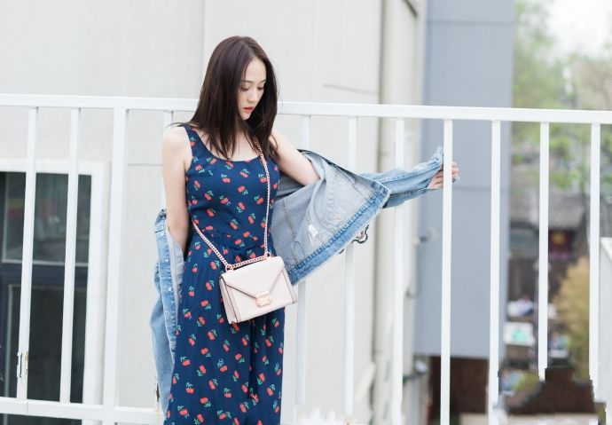 陈乔恩不过是梳了个中分发型，减龄10岁不止，网友：真有38岁