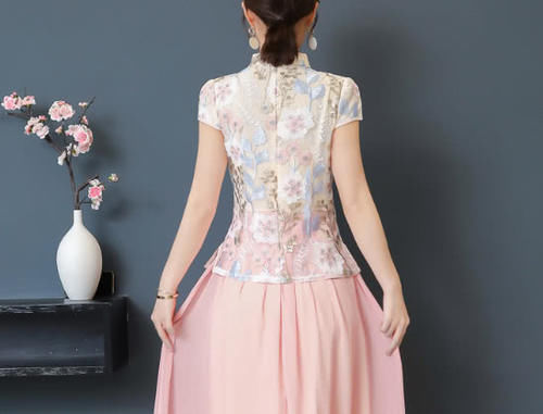 哇塞!现在的女人真会穿,改良旗袍穿得有滋有味,简直迷死人
