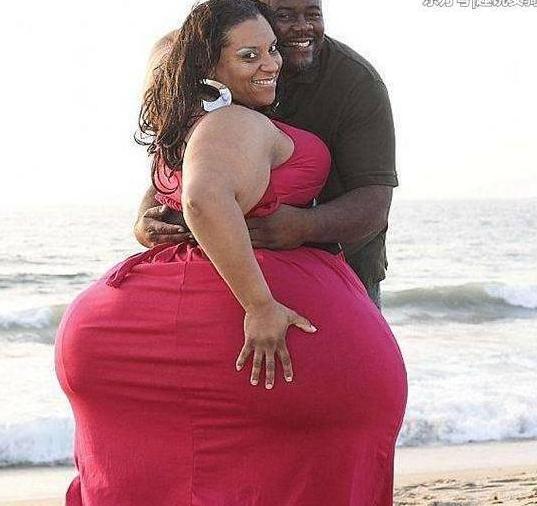 英国女人臀围2.36米,老公赞其性感,变身网红挣钱不减肥!