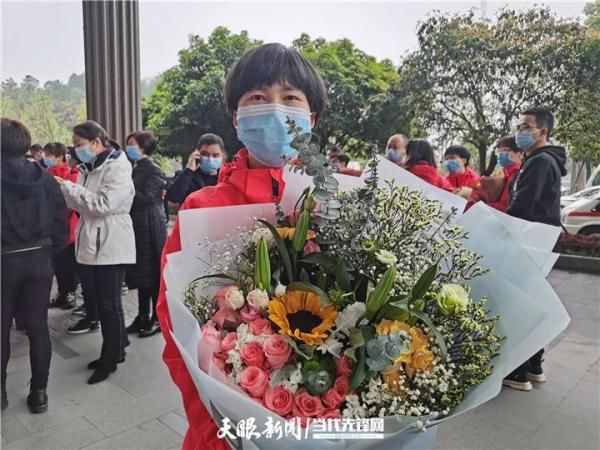  『回家』解除隔离！第三支返黔贵州医疗队踏上回家路