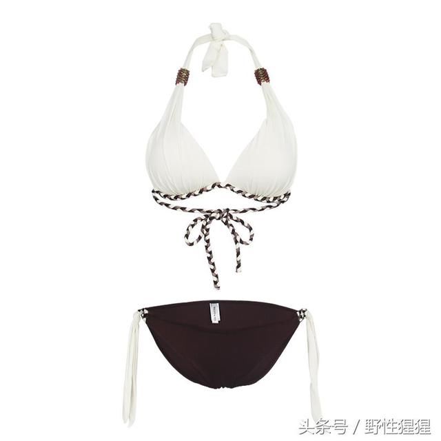 选对泳衣，才能在海边美得光芒四射