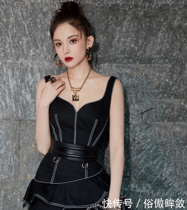 吊带■古力娜扎身材好太任性,黑色吊带连衣裙穿搭,尽显肤白貌美大长腿