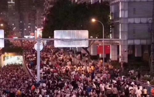 今年国庆最受欢迎的旅游城市，每天人数达100万，因为太宠游客