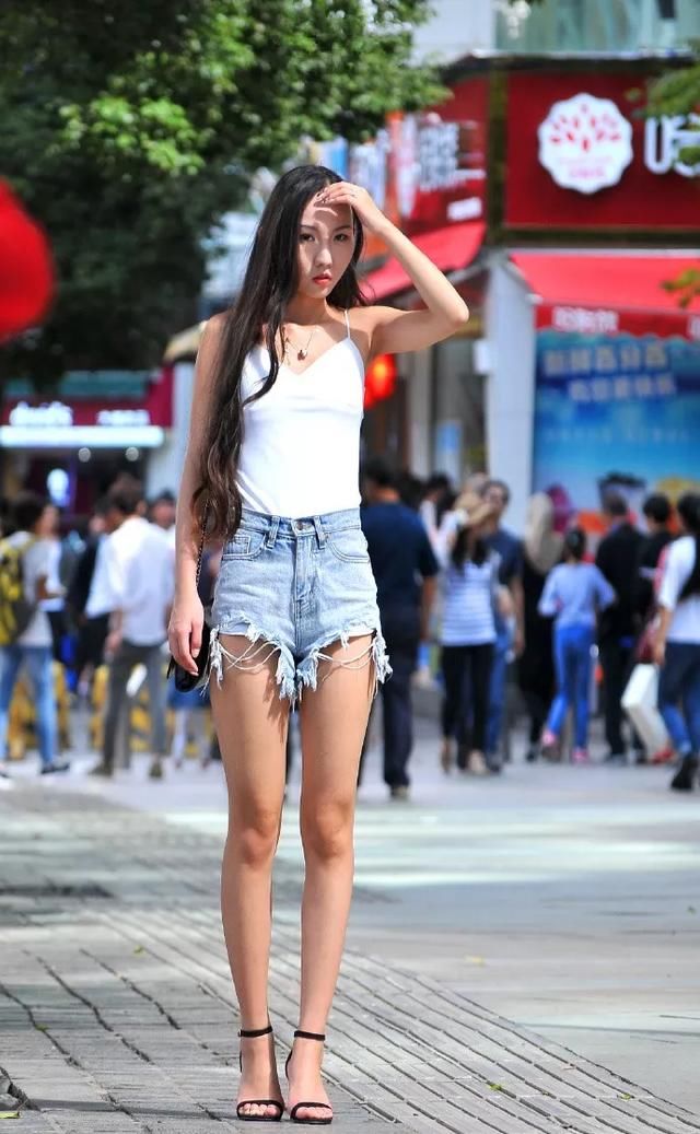 【抹胸】高跟鞋搭配抹胸裙，秀出女性的魅力时尚