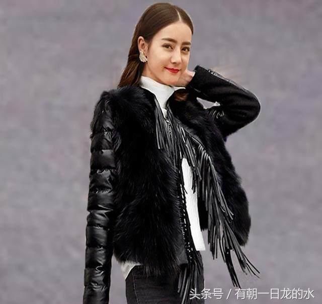 迪丽热巴才是娱乐圈的时尚女王，网友这身材和想象中完全不一样