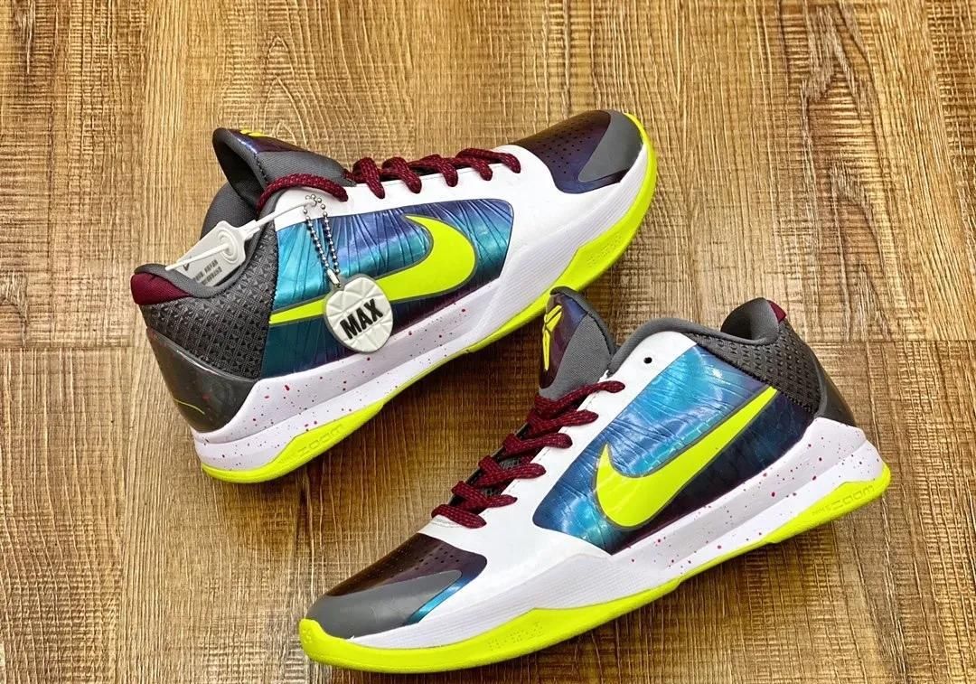  心中■无数人心中的最帅战靴！Kobe 5“小丑”配色开箱测评！