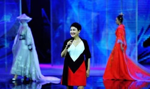  [身价]58岁“国民妈妈”凯丽，富豪丈夫身价过亿，女儿颜值爆棚也是演员