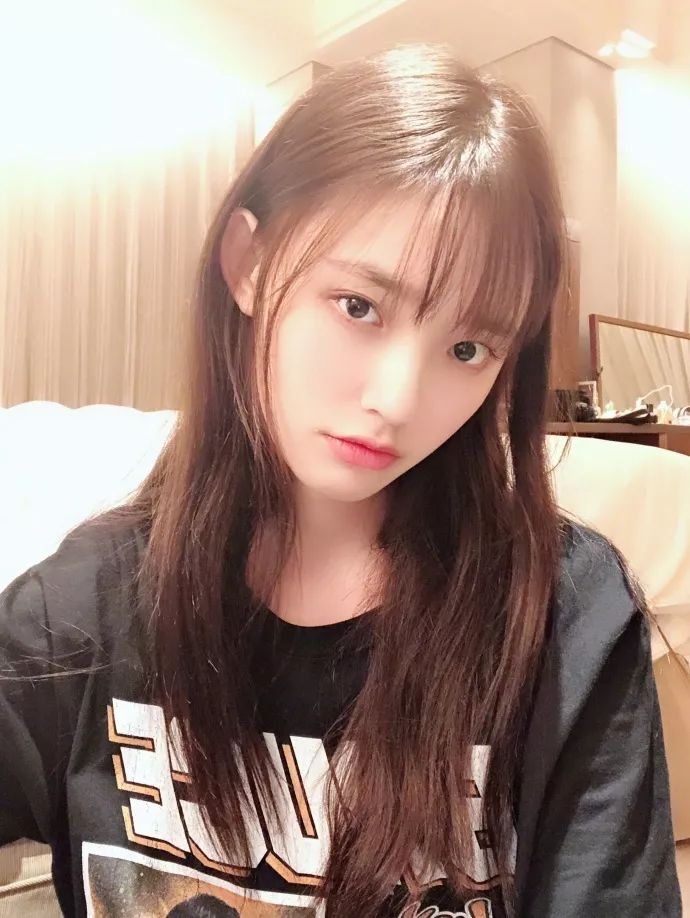 羡慕| 瘦身14斤达到颜值巅峰，林允的少女肌也太水灵了!