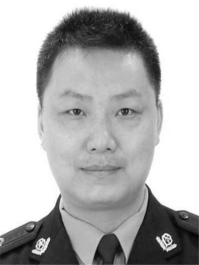  悲痛：悲痛！湖北天门43岁民警因过度劳累，突发脑梗因公牺牲