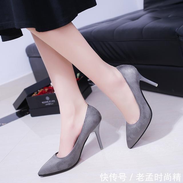  [尖头]职场女必备的八款OL高跟鞋，每一款都让你一见倾心！