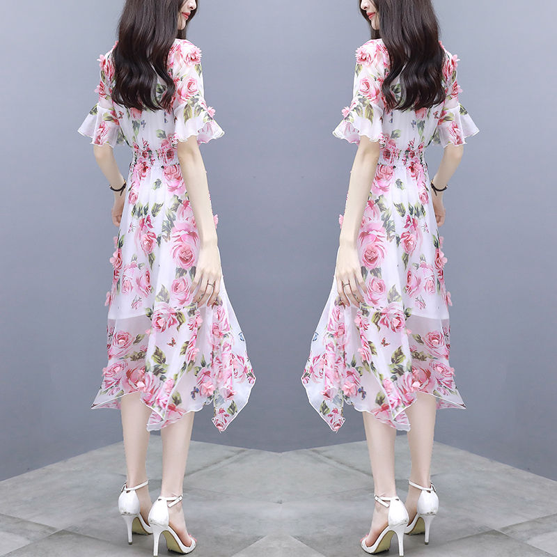 如果你喜欢连衣裙,看看下面几款“冷淡裙”,淡雅清新又不失时尚