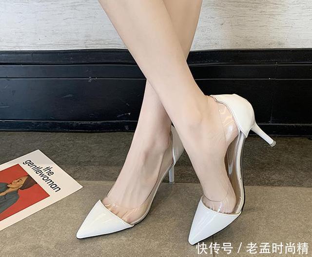 登场:盛夏已至,透明高跟鞋登场,透明鞋身拉长腿部线条,更显女性魅力