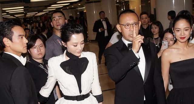 49岁许晴和39岁周韵置换年龄，10年差距去哪了？