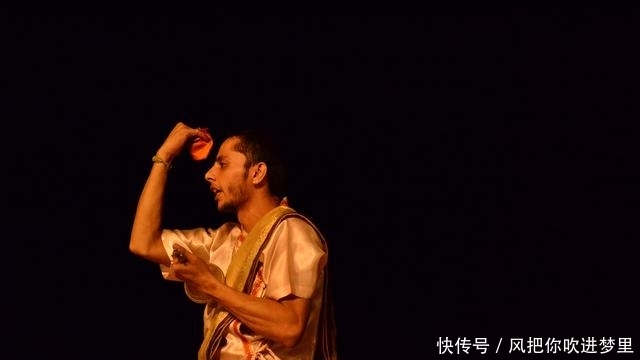 恒河夜祭，一场赞美河神的不变传奇，古老震撼不论风雨持续数百年