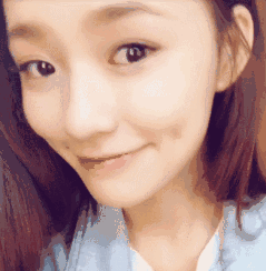 林允回应“撕脚皮”又怼网友?真性情到底是不是明星挡箭牌?