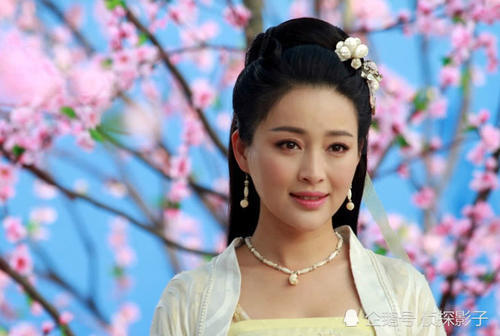 戴珍珠项链的古装女子，陶虹李佳璘均上榜，最后一位很多人不认识