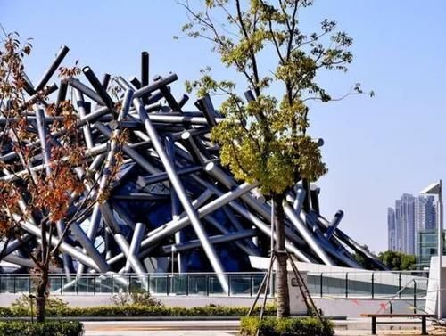 中国最丑建筑，耗资两亿模仿鸟巢，最后却建成“鸡窝”！