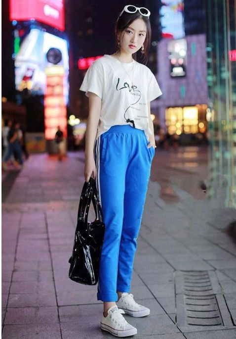  太美|街拍：清新靓丽的美少女，清凉时尚，路人见了都直呼太美了