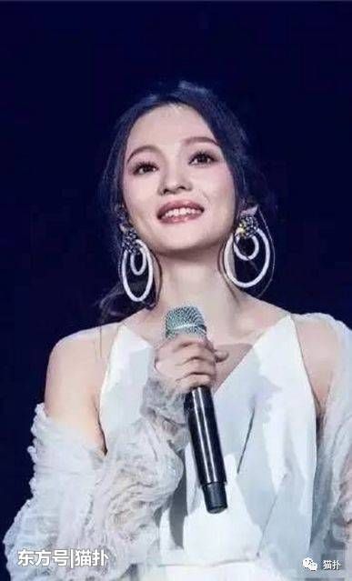 前男友出轨公然卖惨、生父吸毒索要5000万，这位当红女星太惨