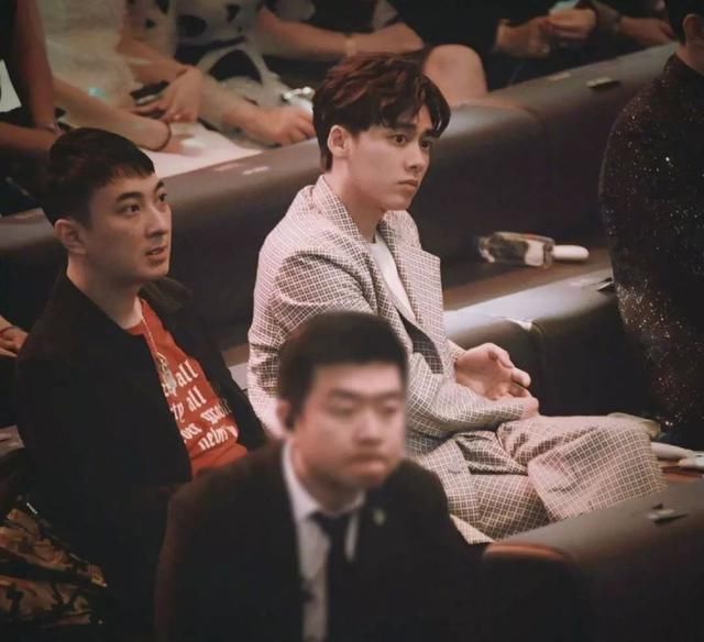 王思聪、李易峰甜蜜出游，这个国家是去100次都不会腻的地方