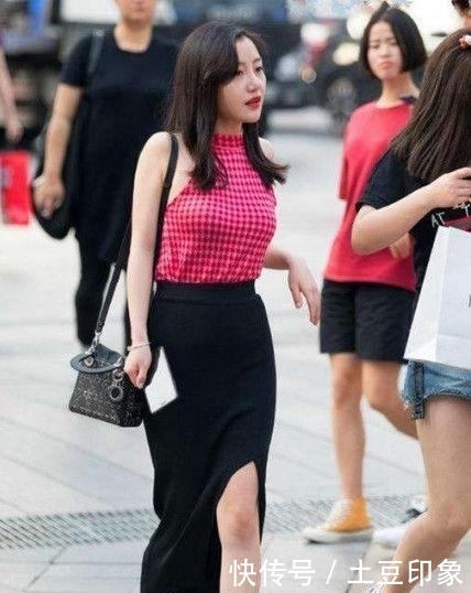  气质|年轻美女街拍：很萌很可爱的美女，具有温婉气质！