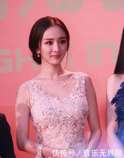 杨幂真厉害！肉色连衣裙被她撑变形了，网友：刘恺威怎么看