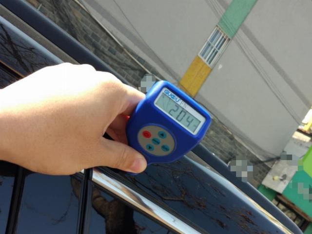 拆卸痕迹@45万买辆V8+6.4L的Jeep大切诺基SRT还值吗?