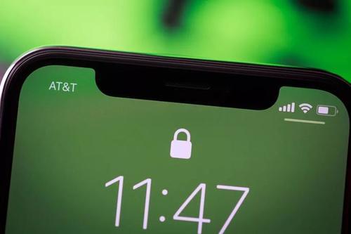 早报丨中国互联网联合辟谣平台正式上线；特斯拉遭遇网络故障 车