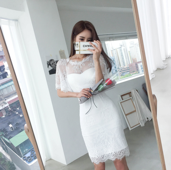 女神孙允珠,花语络纹绸缎玉透古典晚礼裙