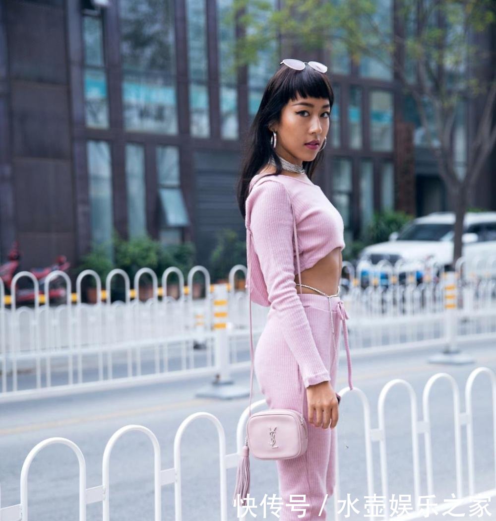 吉克隽逸穿条紧身裤现身, 把绳子勒的那么紧, 网友: 对自己真狠!