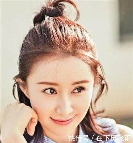  #扎发真#别总是“披头散发”！2020年大火的5种“扎发”，不挑人还好看！