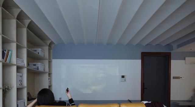  【设计】72㎡新房的高级场面：一进门就被吊顶吸引，隐形踢脚线太赞了！