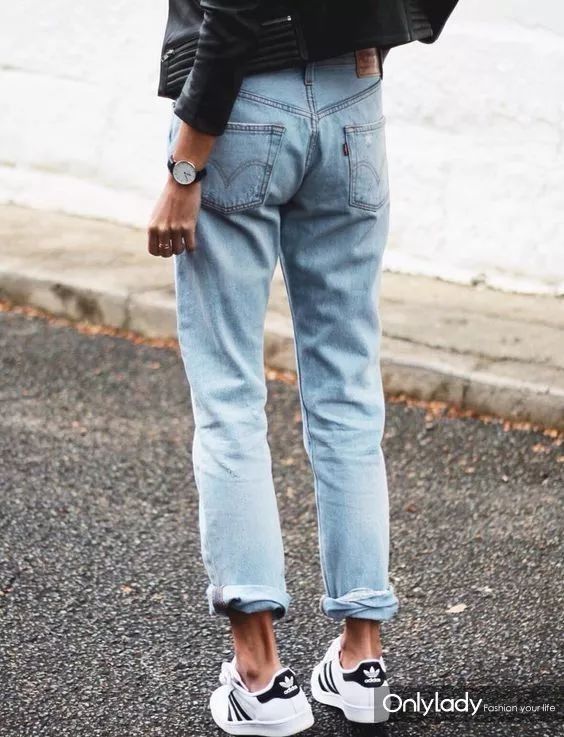 这条800块牛仔裤90%美国女星在穿，秋天有它就够了!