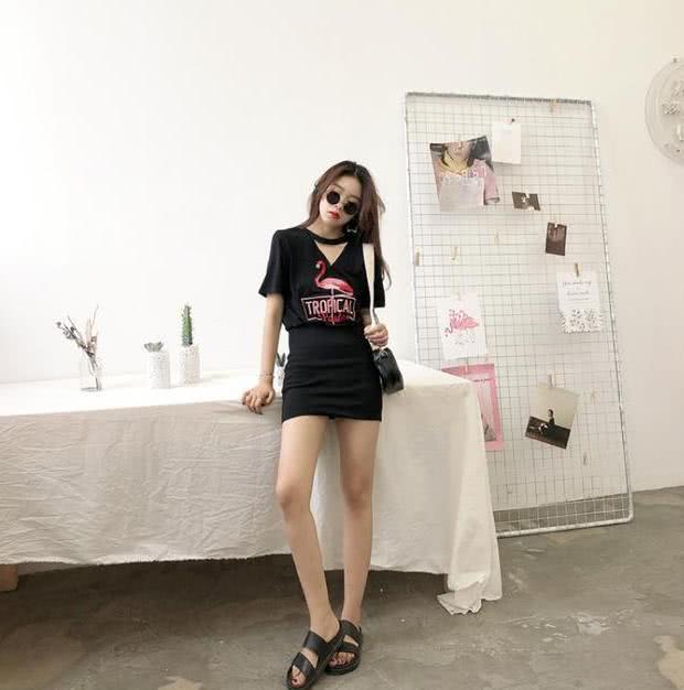 穿着裙子的美女，清新靓丽，唯美可人！