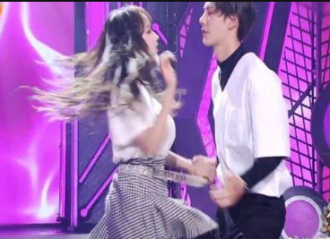 王一博肖战舞蹈代表