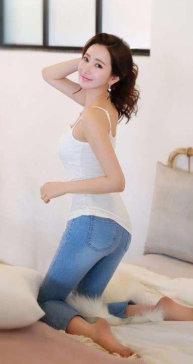 各式各样的大长腿小姐姐，回眸一笑的样子真的好美好性感!